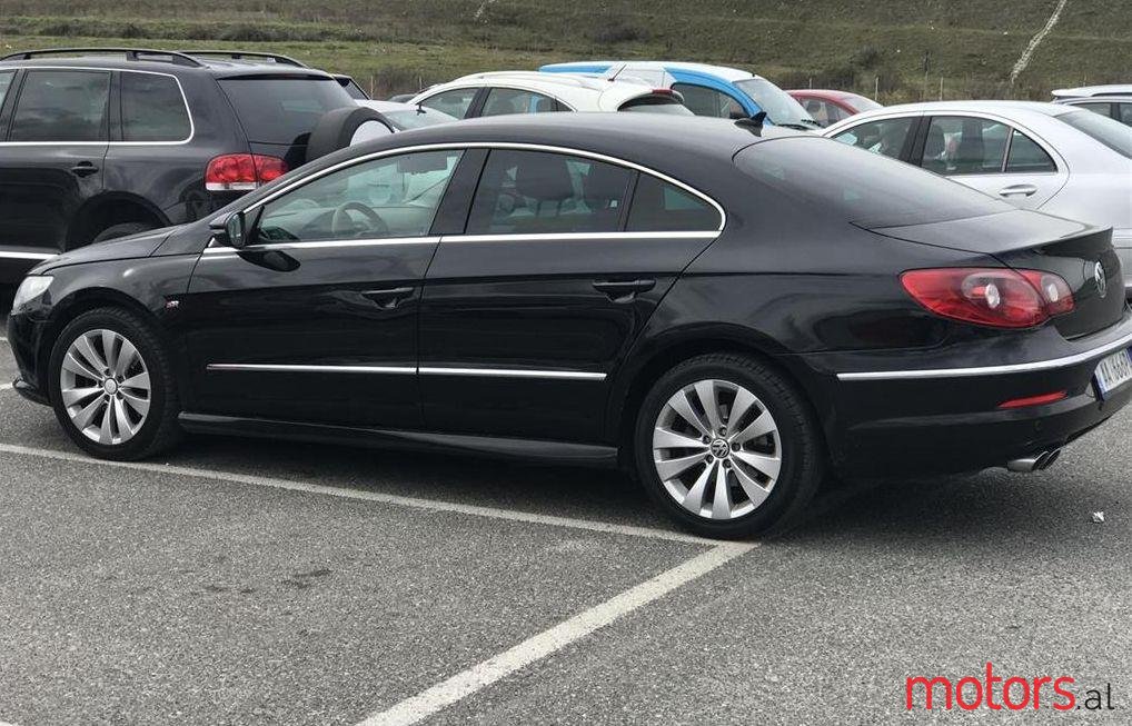 2009' Volkswagen Passat photo #1