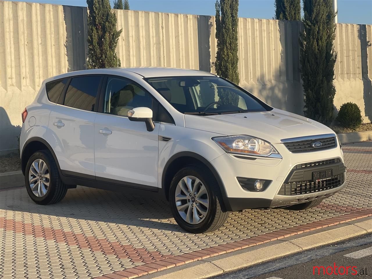 2011' Ford Kuga photo #1