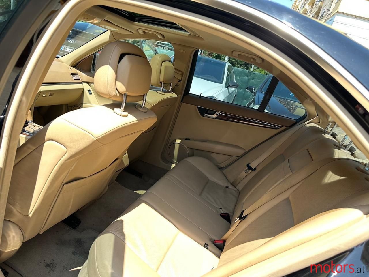 2008' Mercedes-Benz C 300 photo #4