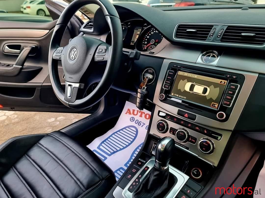 2012' Volkswagen Passat photo #5