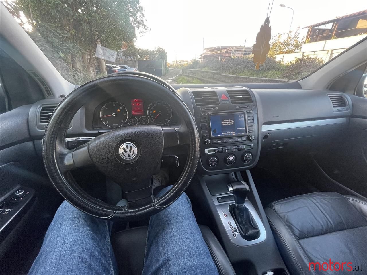 2005' Volkswagen Golf photo #2