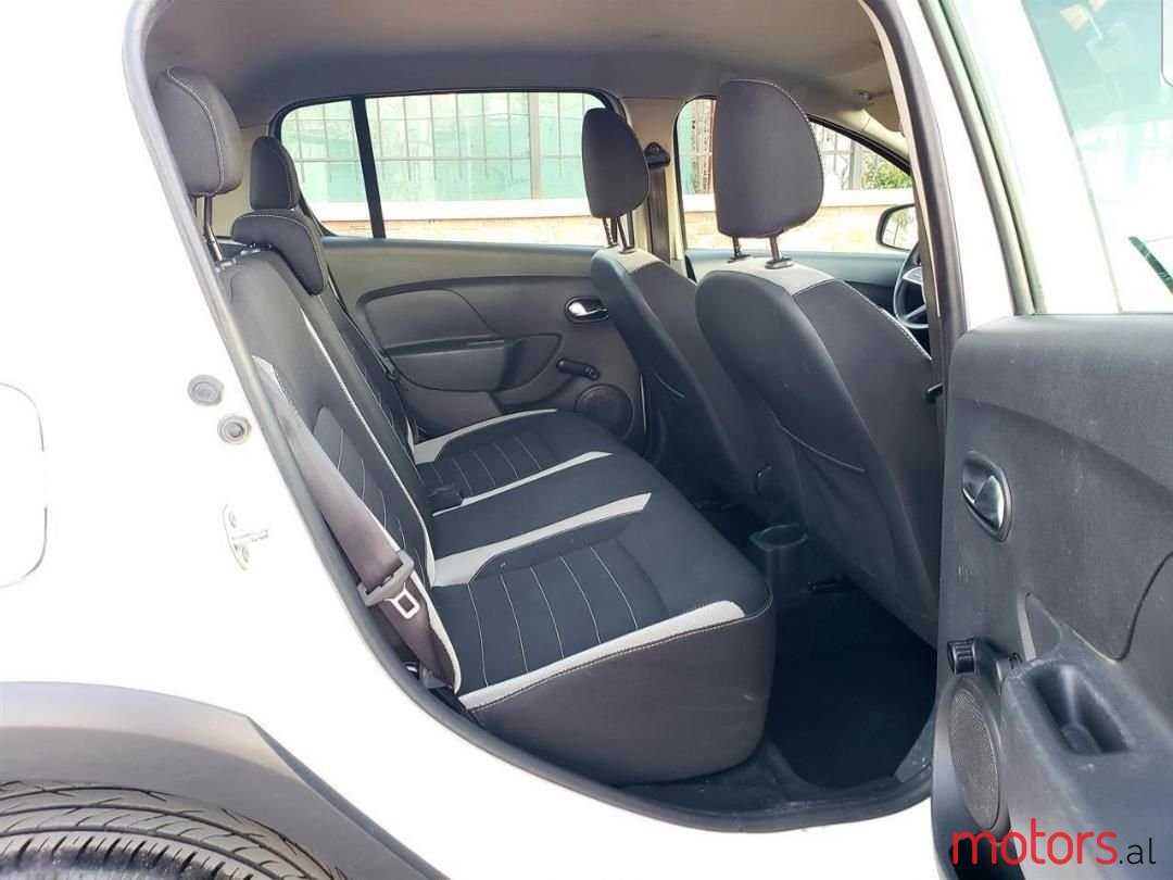 2017' Dacia Sandero photo #6
