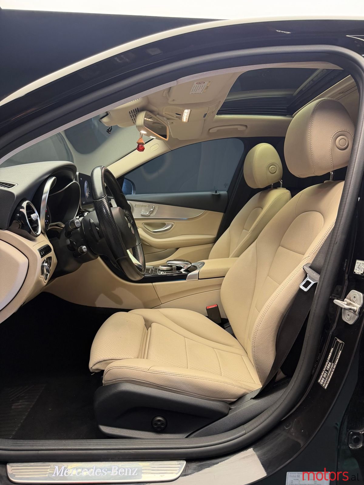 2015' Mercedes-Benz C 220 photo #3