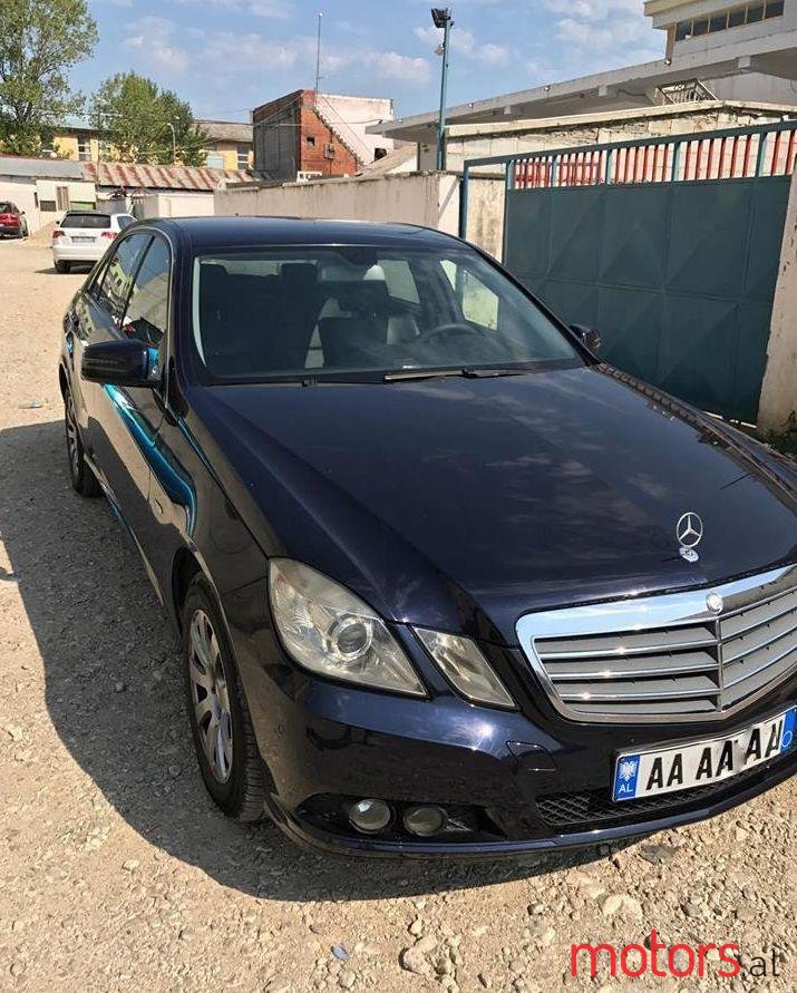 2010' Mercedes-Benz E 220 photo #1
