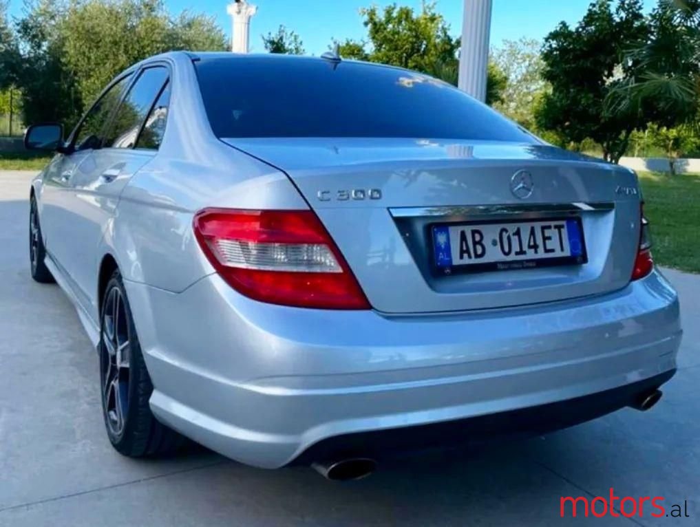 2010' Mercedes-Benz C 300 photo #3