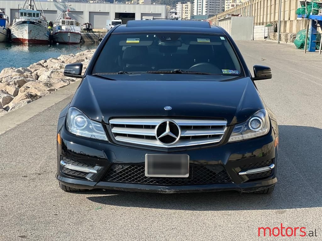 2012' Mercedes-Benz C 300 photo #1