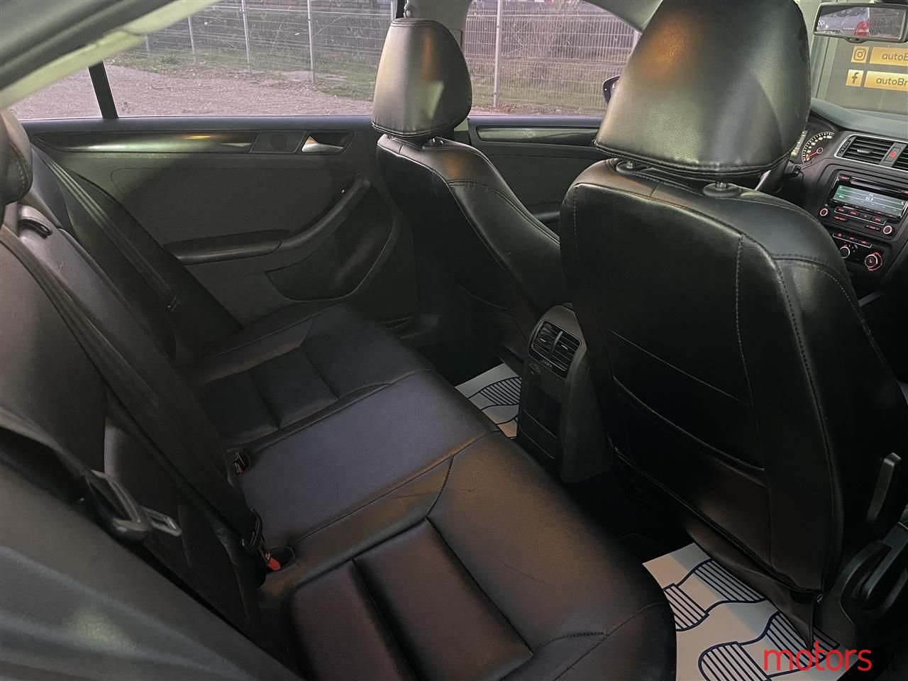 2012' Volkswagen Jetta photo #6