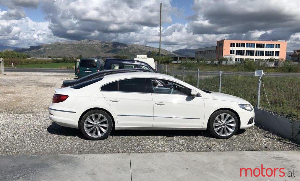 2010' Volkswagen Passat CC photo #1