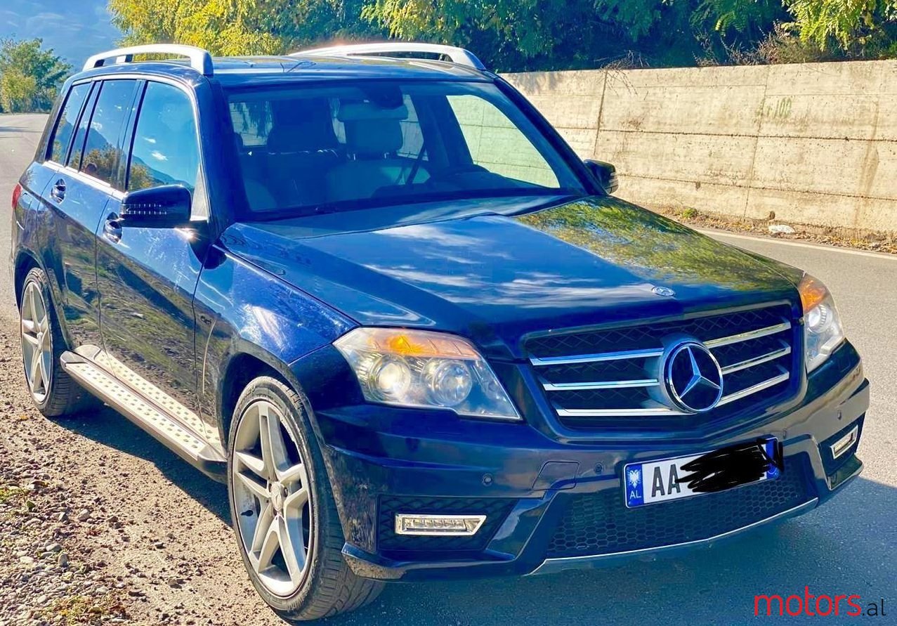 2011' Mercedes-Benz GLK 220 photo #1