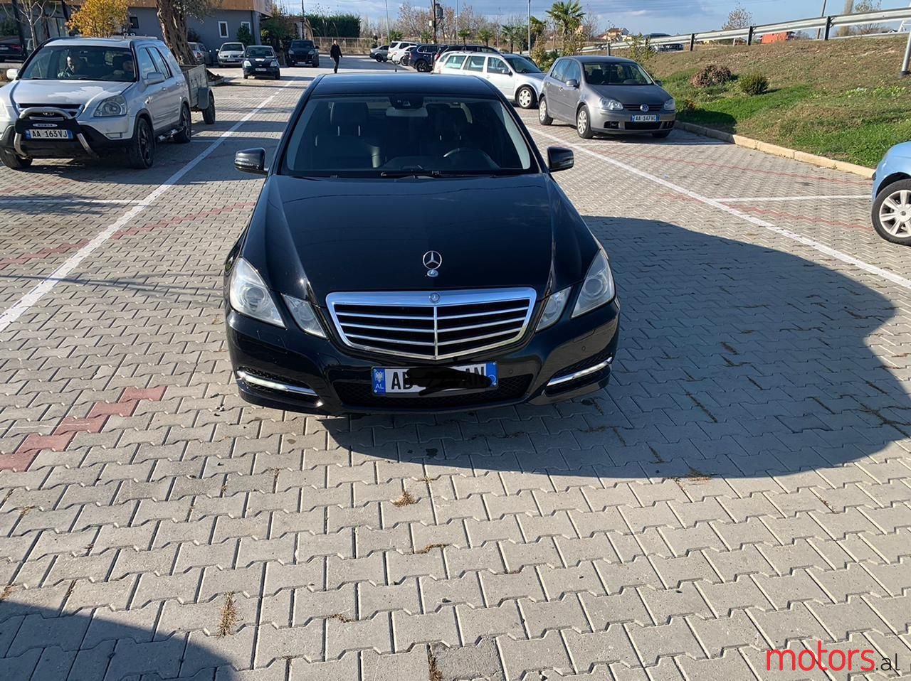 2012' Mercedes-Benz E 220 photo #2