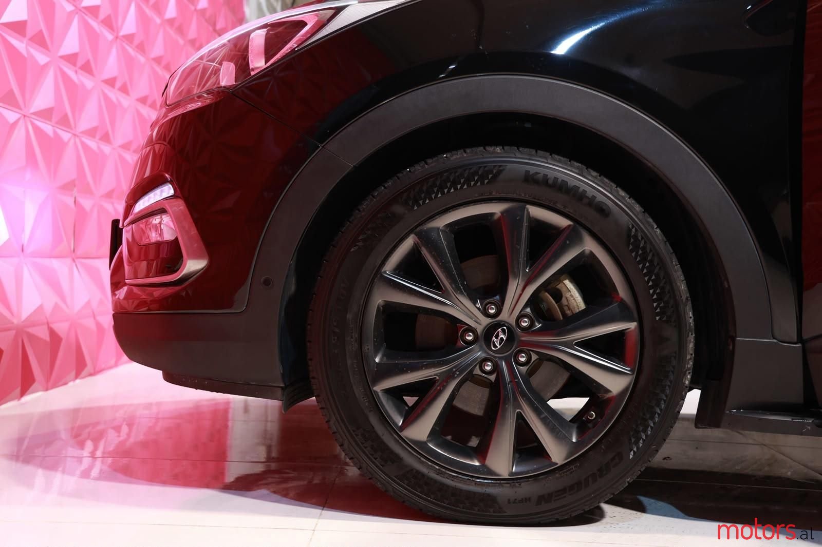 2017' Hyundai Santa Fe photo #6