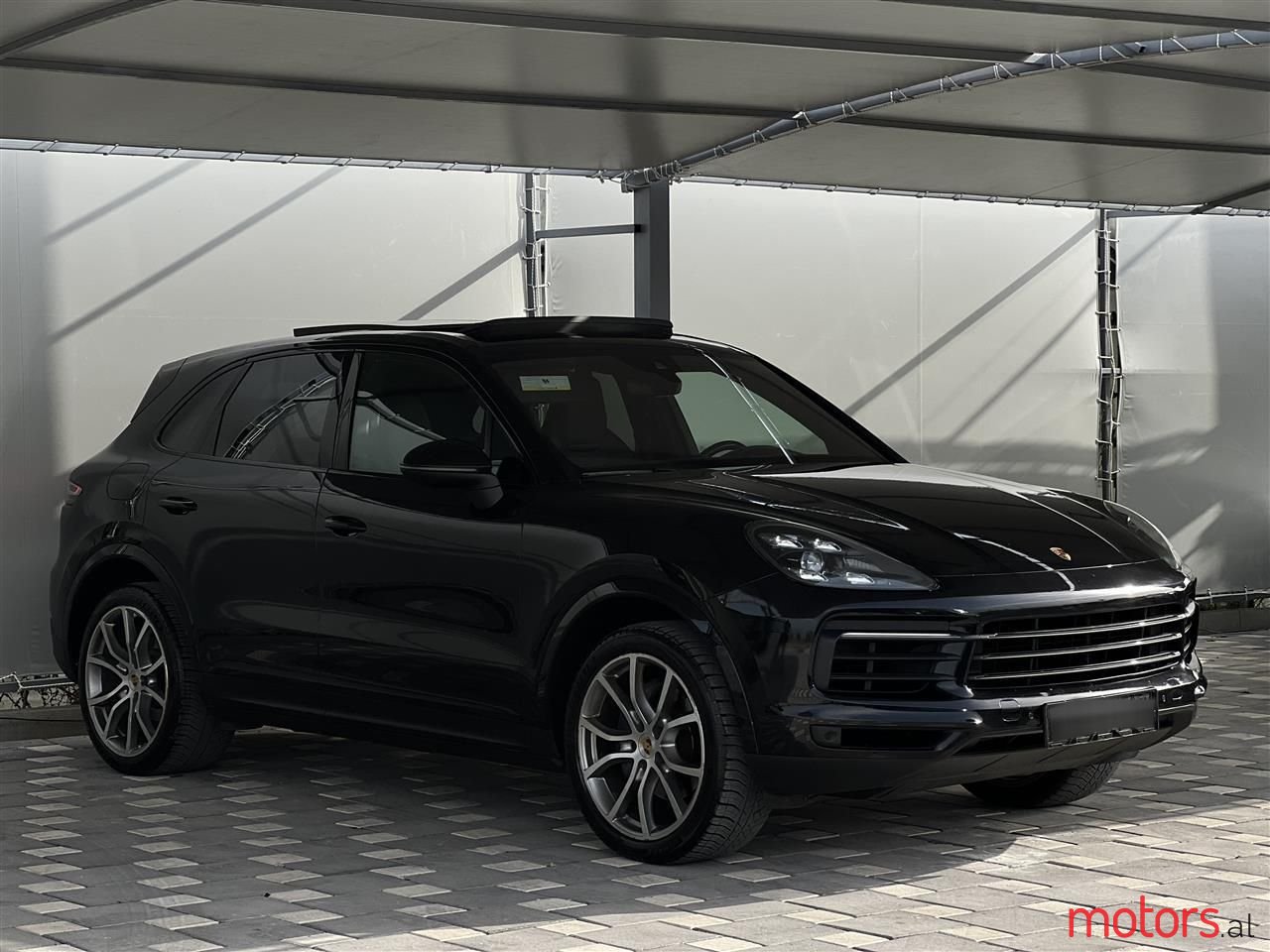 2020' Porsche Cayenne photo #4