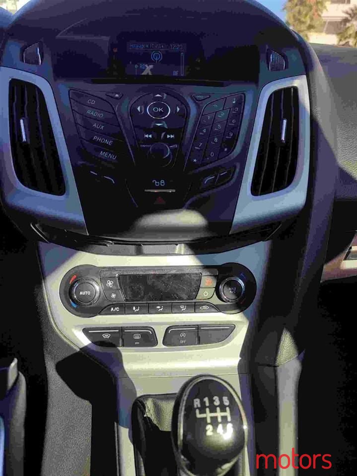 2012' Ford Focus photo #6