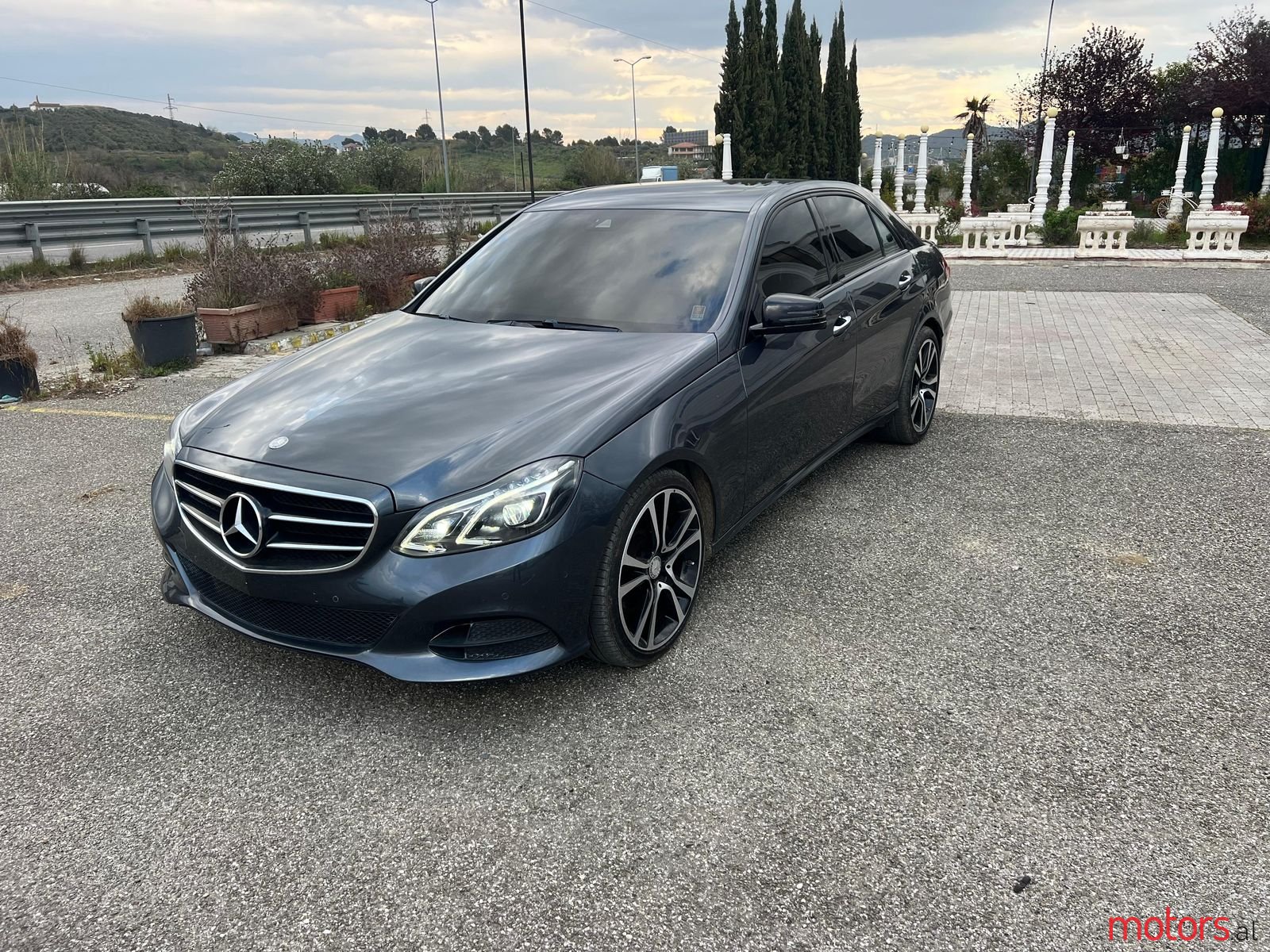 2016' Mercedes-Benz E 220 photo #1