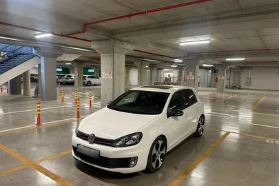 2012' Volkswagen Golf