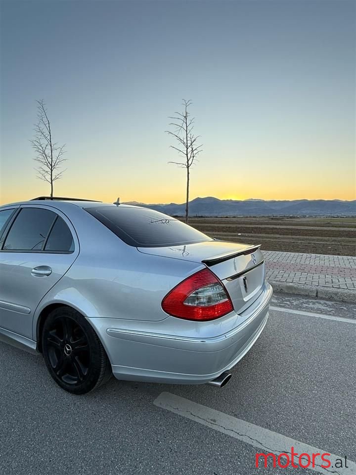 2008' Mercedes-Benz E 230 photo #4