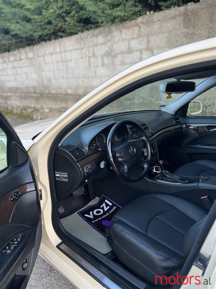 2009' Mercedes-Benz E 220 photo #4