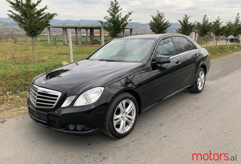 2009' Mercedes-Benz E 220 photo #1