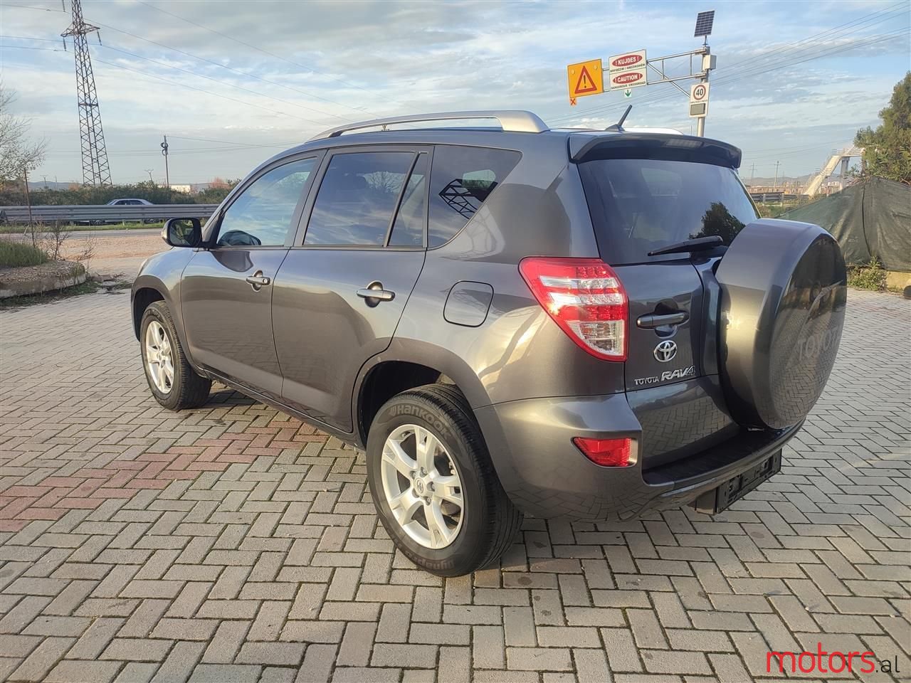 2009' Toyota RAV4 photo #3