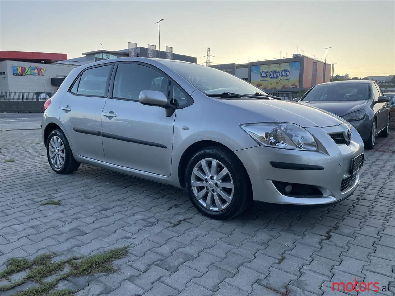 2007' Toyota Auris photo #4