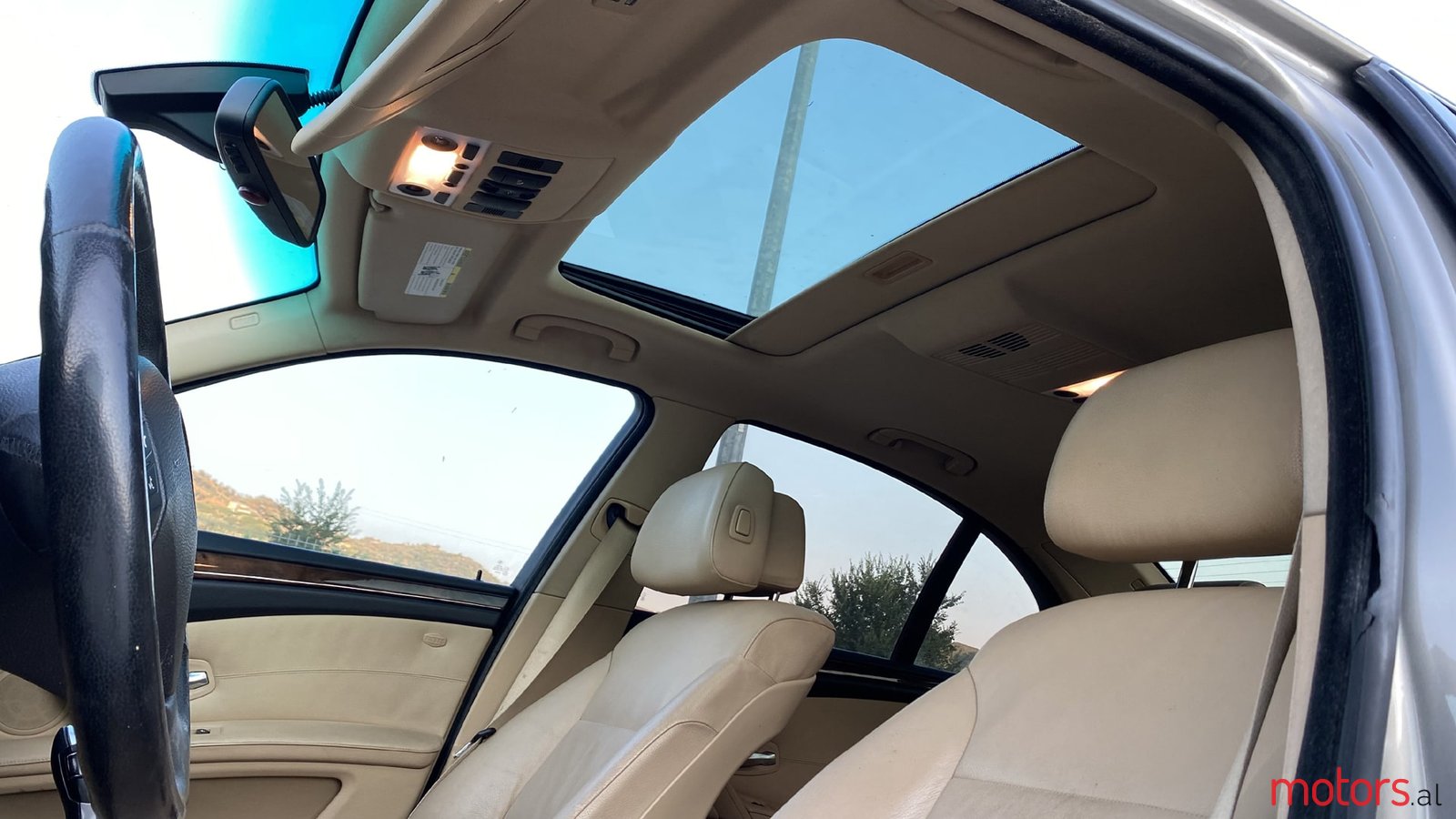 2009' BMW 528 photo #5