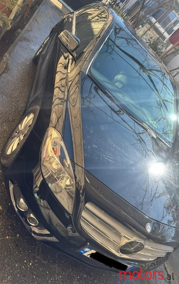 2012' Mercedes-Benz B 180 photo #4