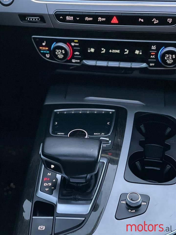 2017' Audi Q7 photo #3