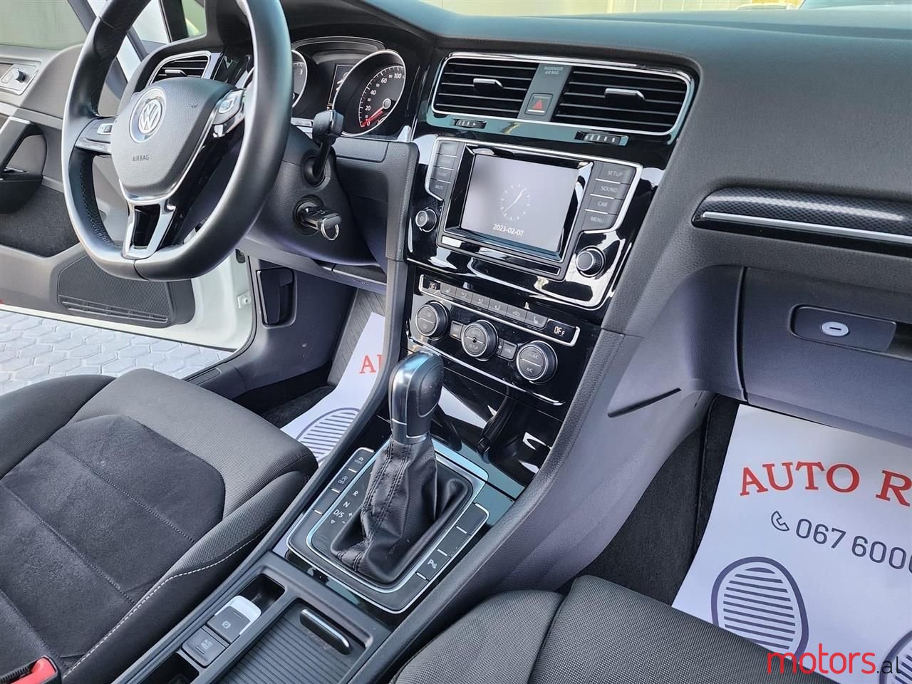 2014' Volkswagen Golf photo #6