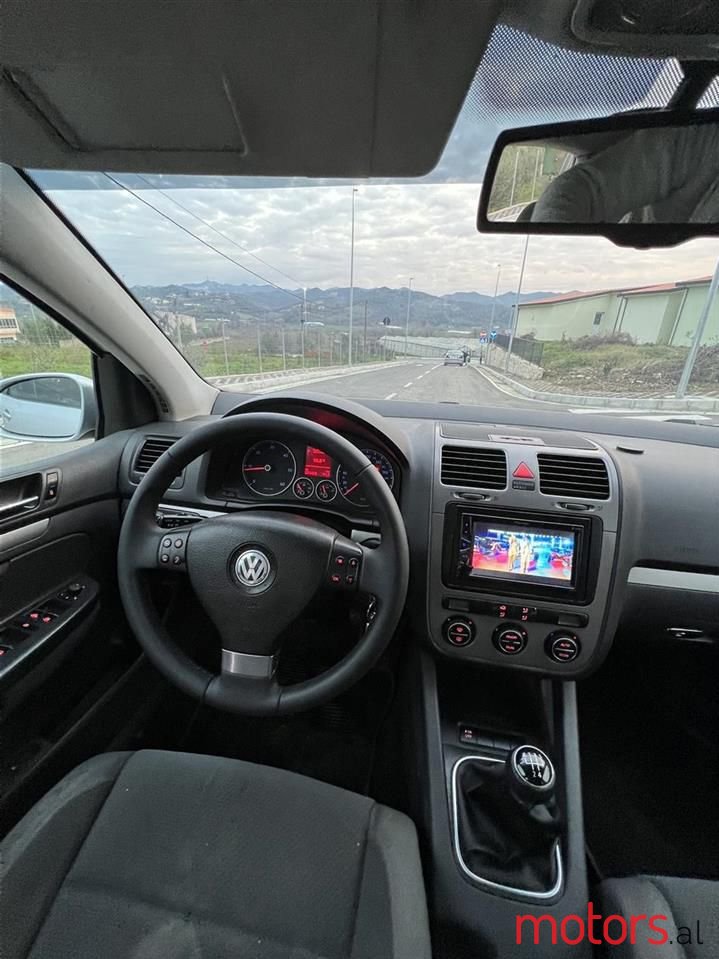 2007' Volkswagen Golf photo #4