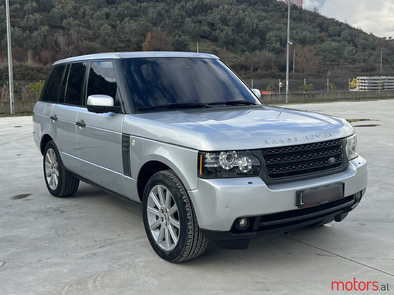 2011' Land Rover Range Rover photo #2