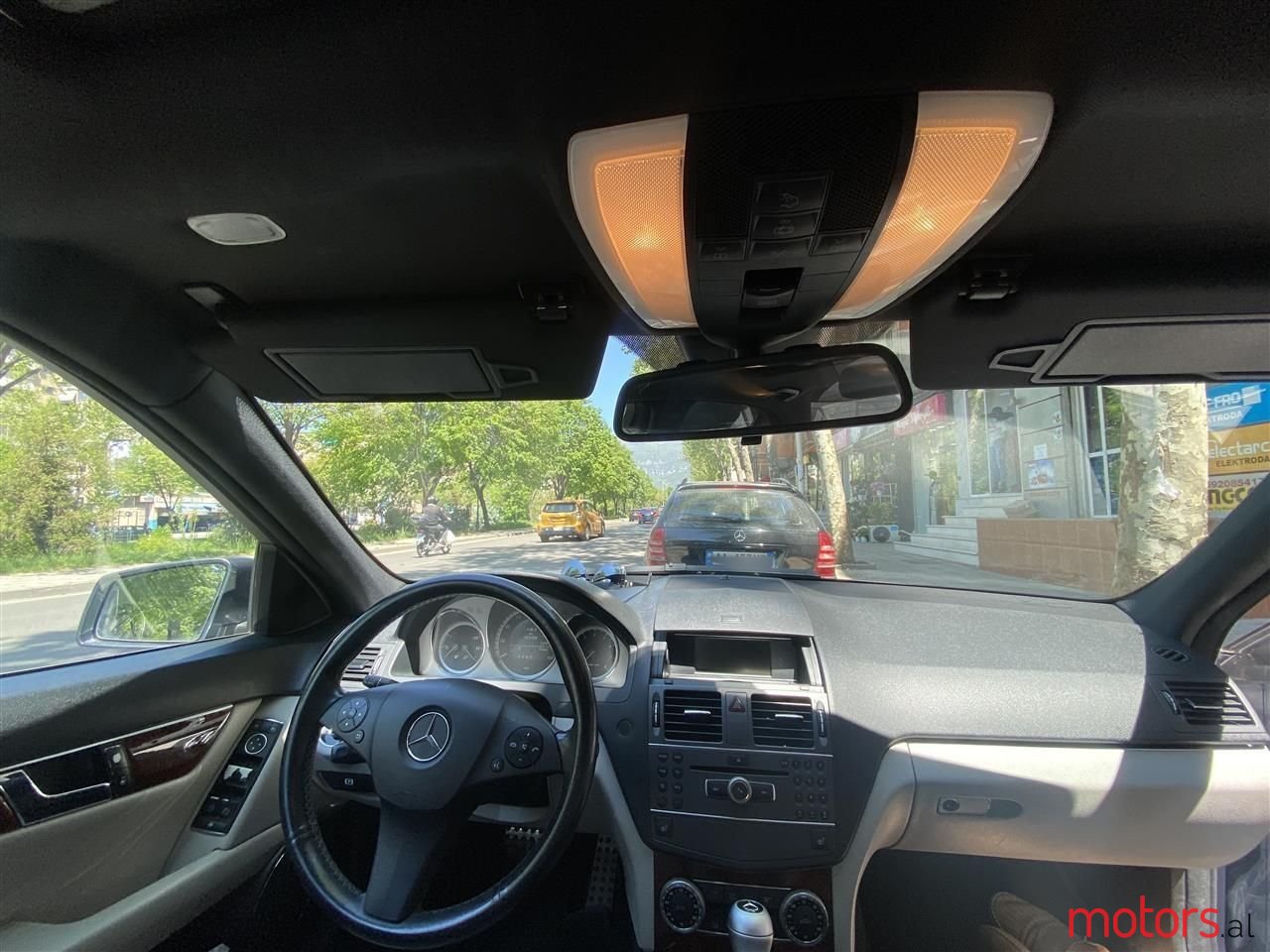 2011' Mercedes-Benz C 300 photo #4