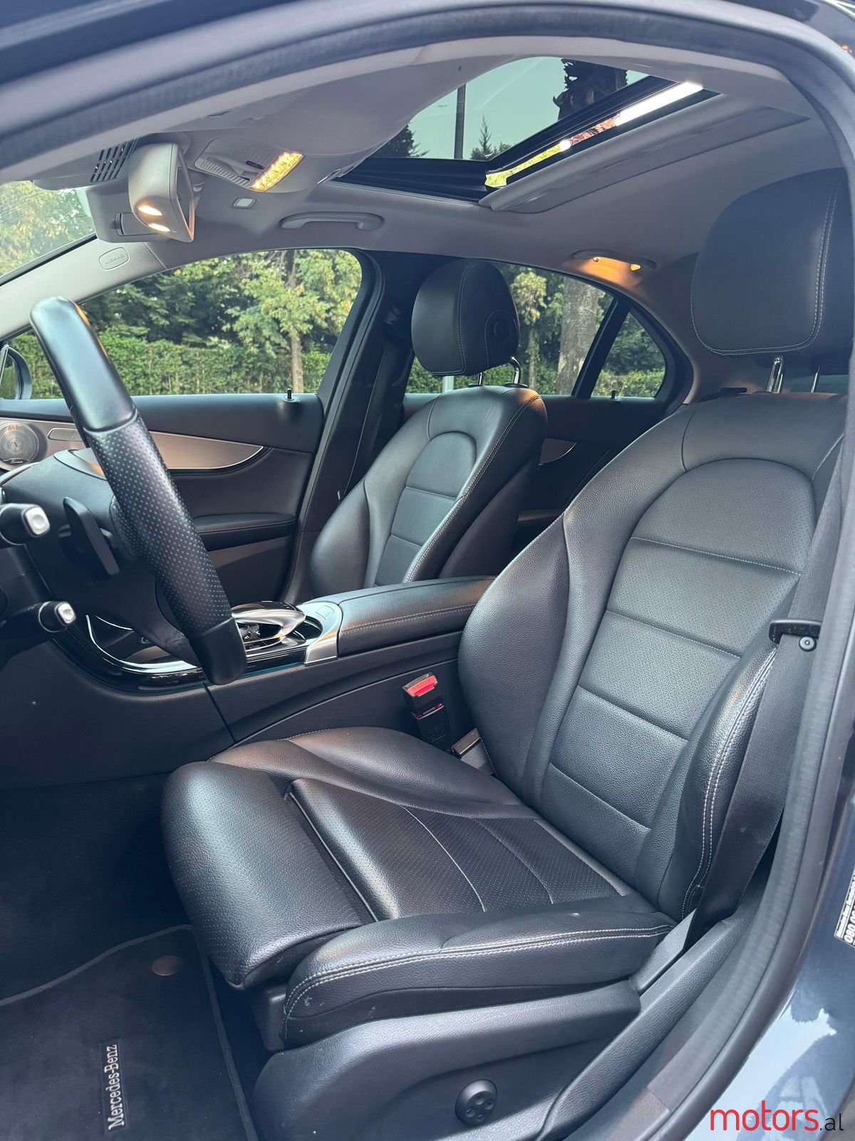 2015' Mercedes-Benz C 220 photo #3