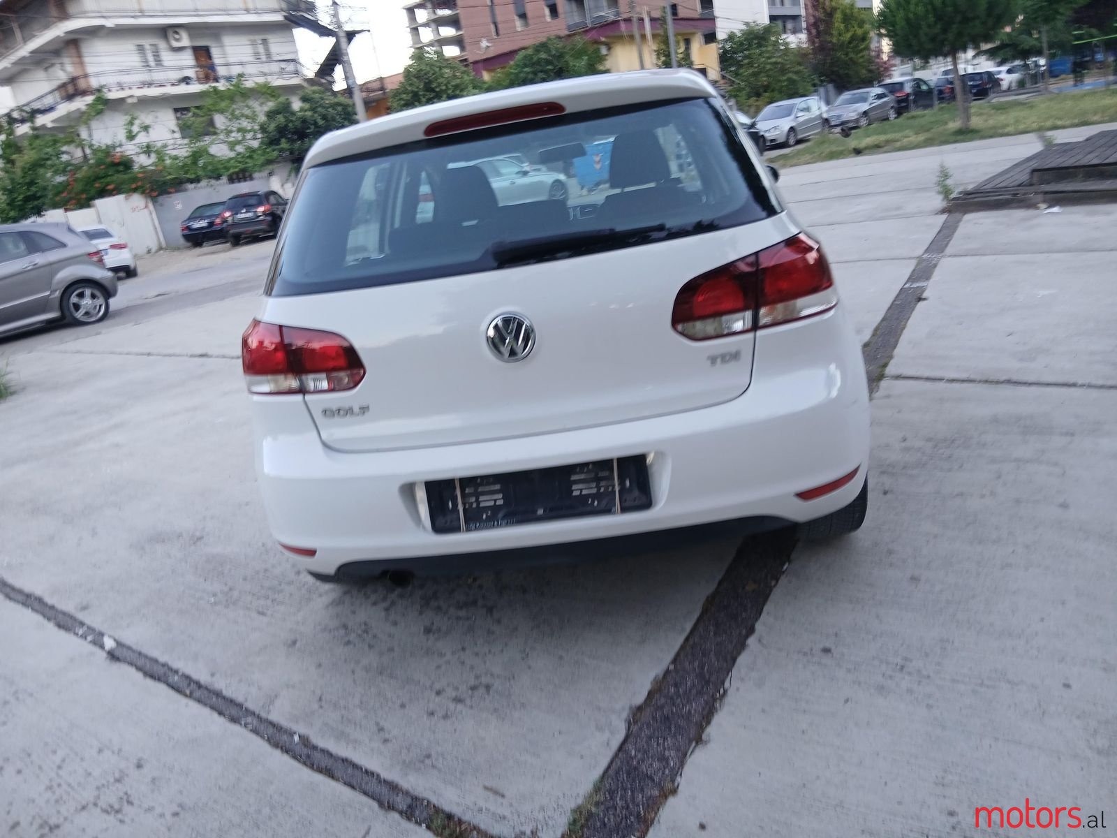2010' Volkswagen Golf photo #2