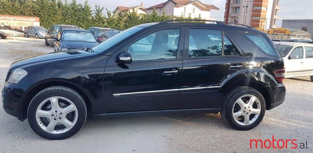 2006' Mercedes-Benz ML 320 photo #1