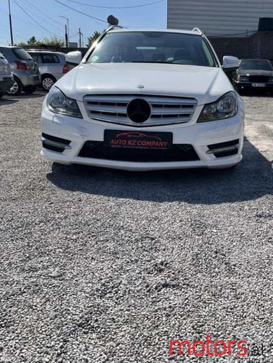 2008' Mercedes-Benz C 220 photo #3