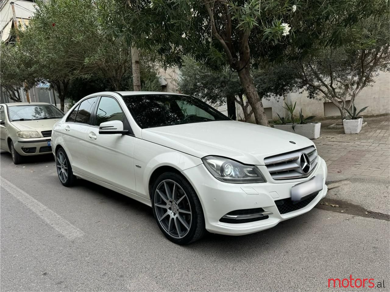 2012' Mercedes-Benz C 200 photo #1