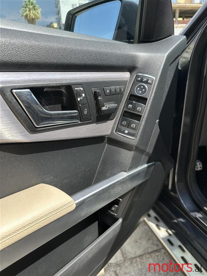 2010' Mercedes-Benz GLK 320 photo #4