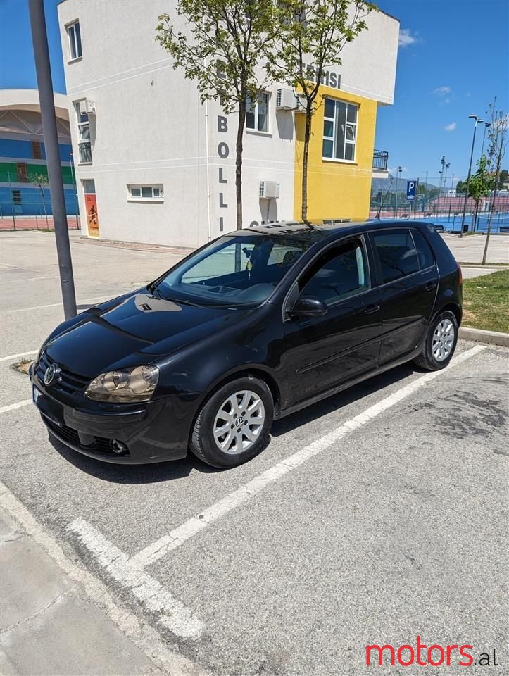 2005' Volkswagen Golf photo #4