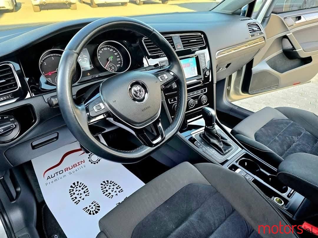 2013' Volkswagen Golf photo #2