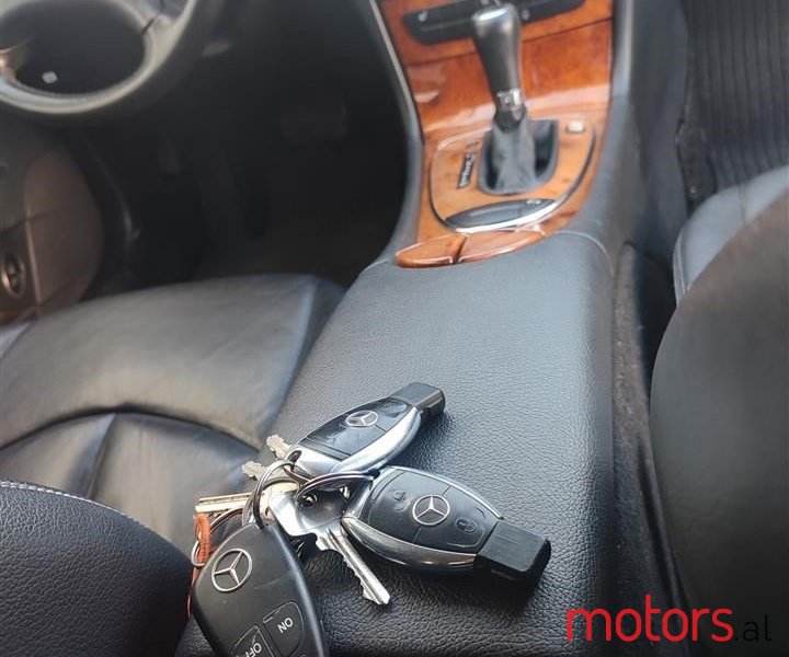 2008' Mercedes-Benz E 200 photo #4