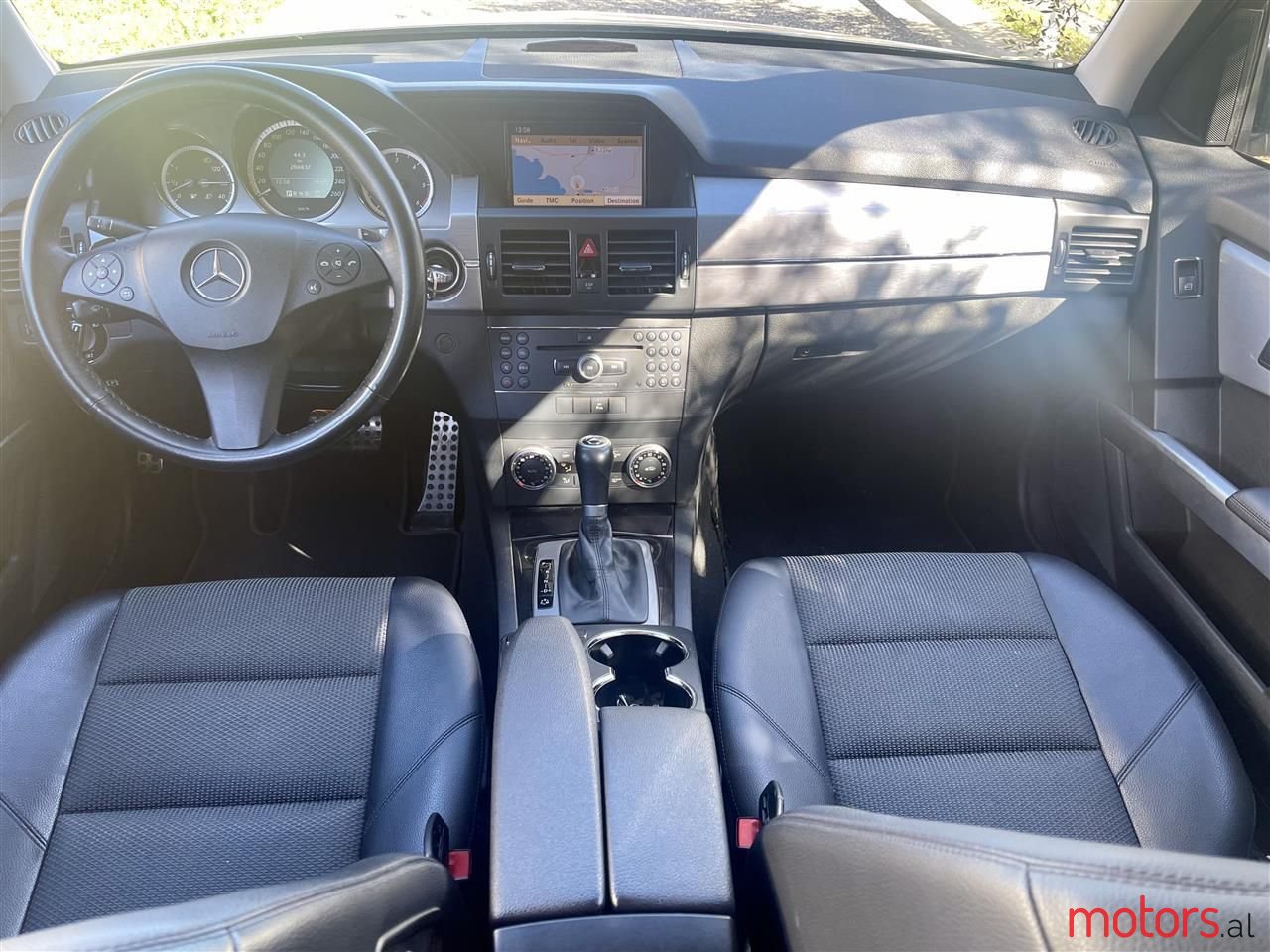 2009' Mercedes-Benz GLK 220 photo #5