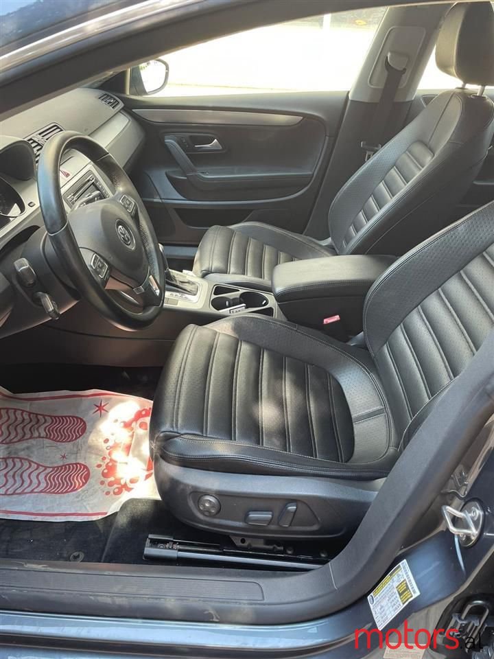 2011' Volkswagen CC photo #6