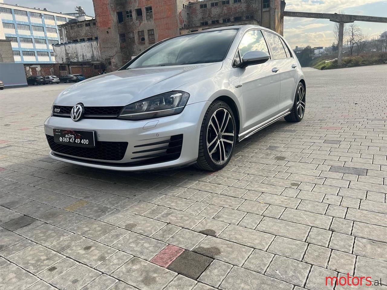 2014' Volkswagen Golf photo #1