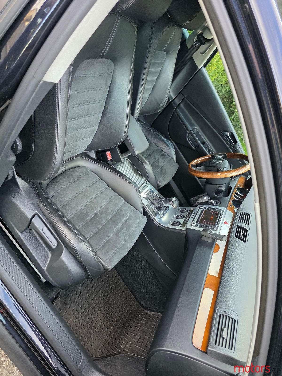 2006' Volkswagen Passat photo #5