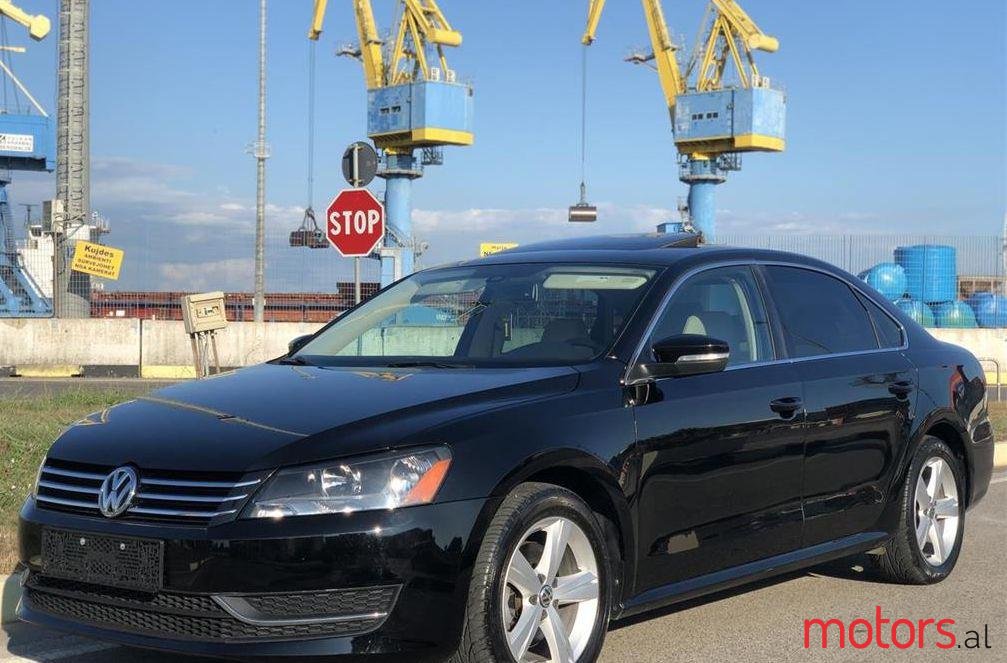 2013' Volkswagen Passat photo #1