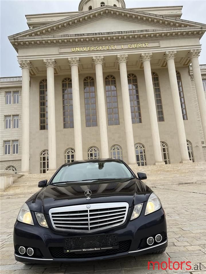 2011' Mercedes-Benz E 350 photo #2