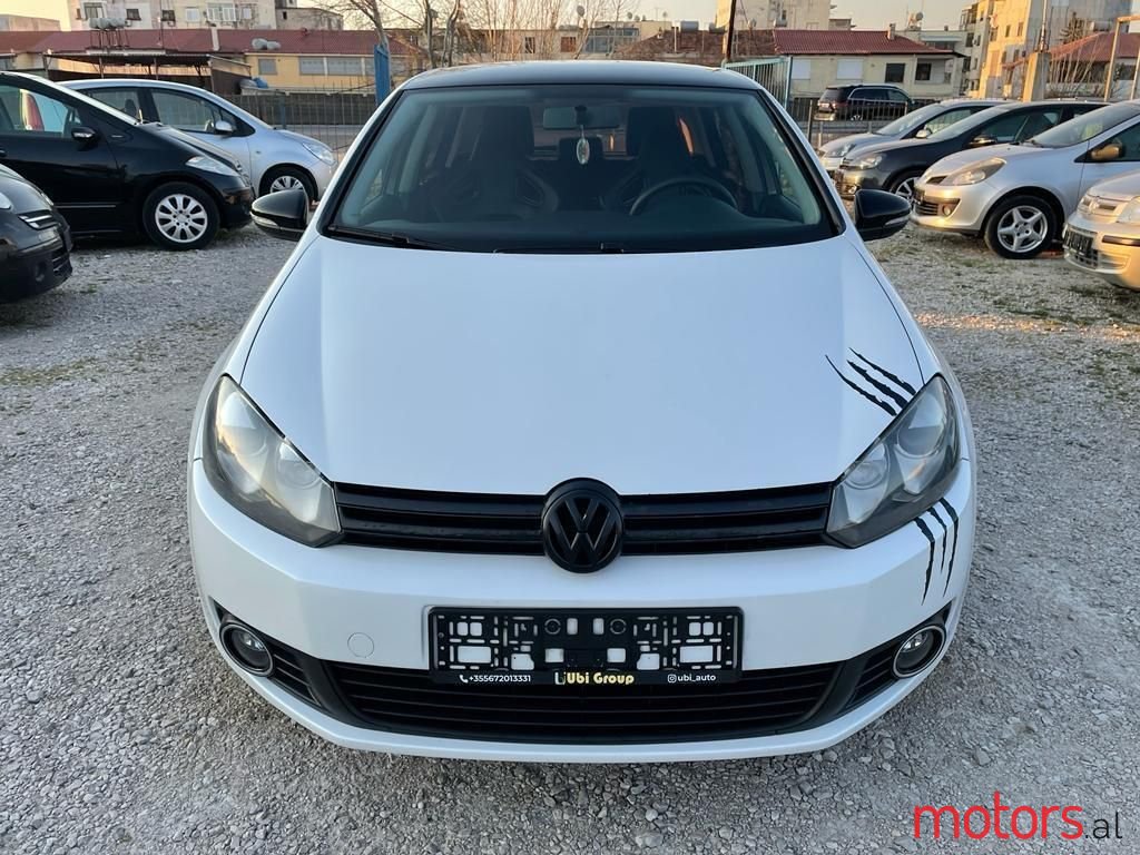 2009' Volkswagen Golf photo #1
