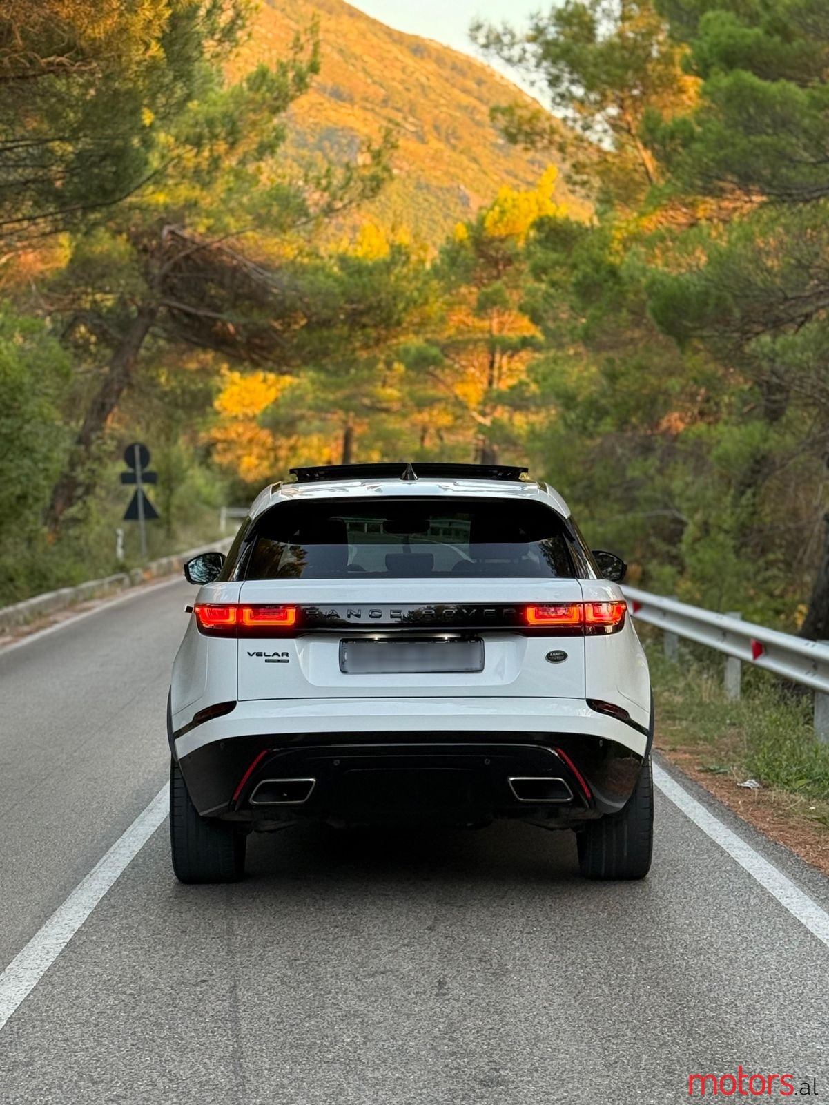 2019' Land Rover Range Rover Velar photo #5