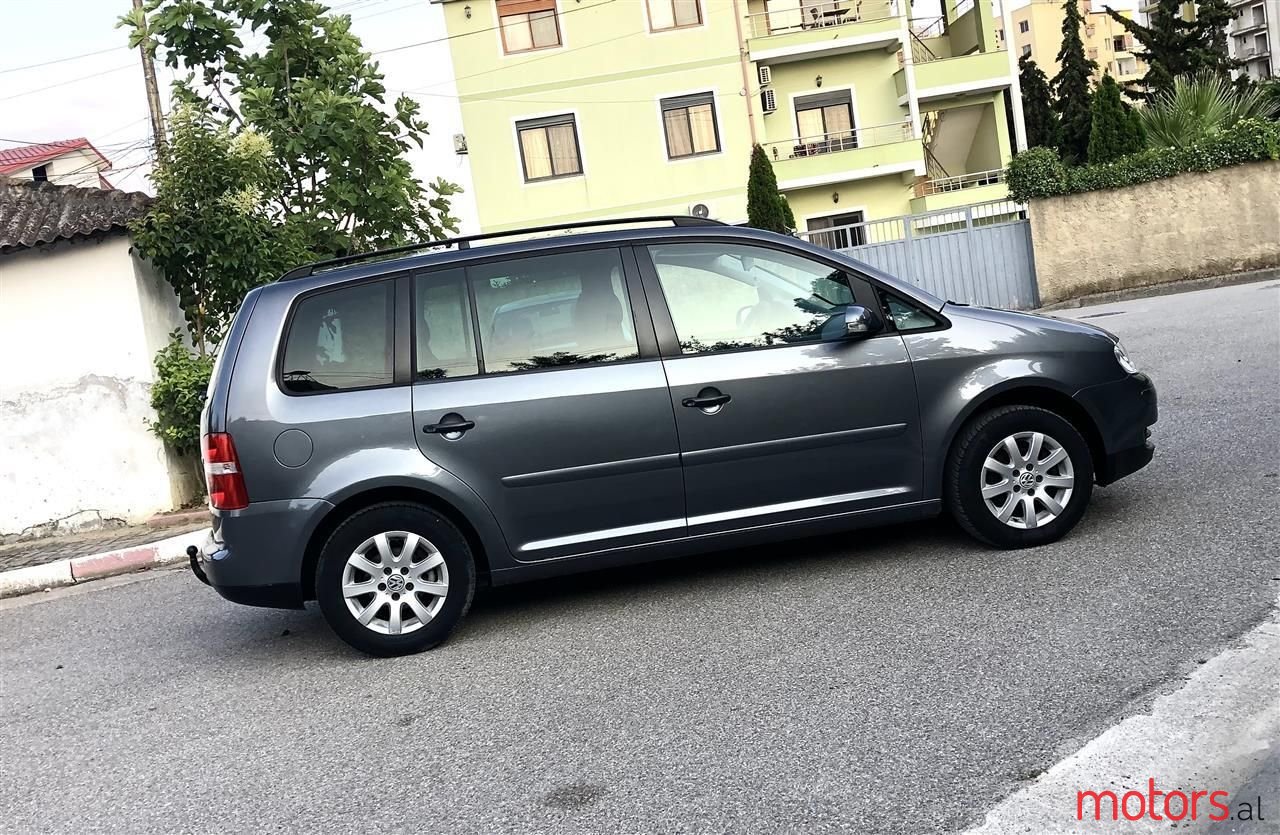 2006' Volkswagen Touran photo #6