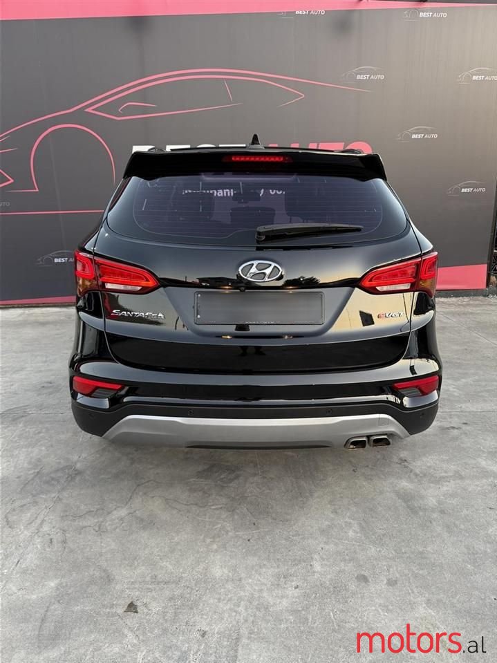 2016' Hyundai Santa Fe photo #3